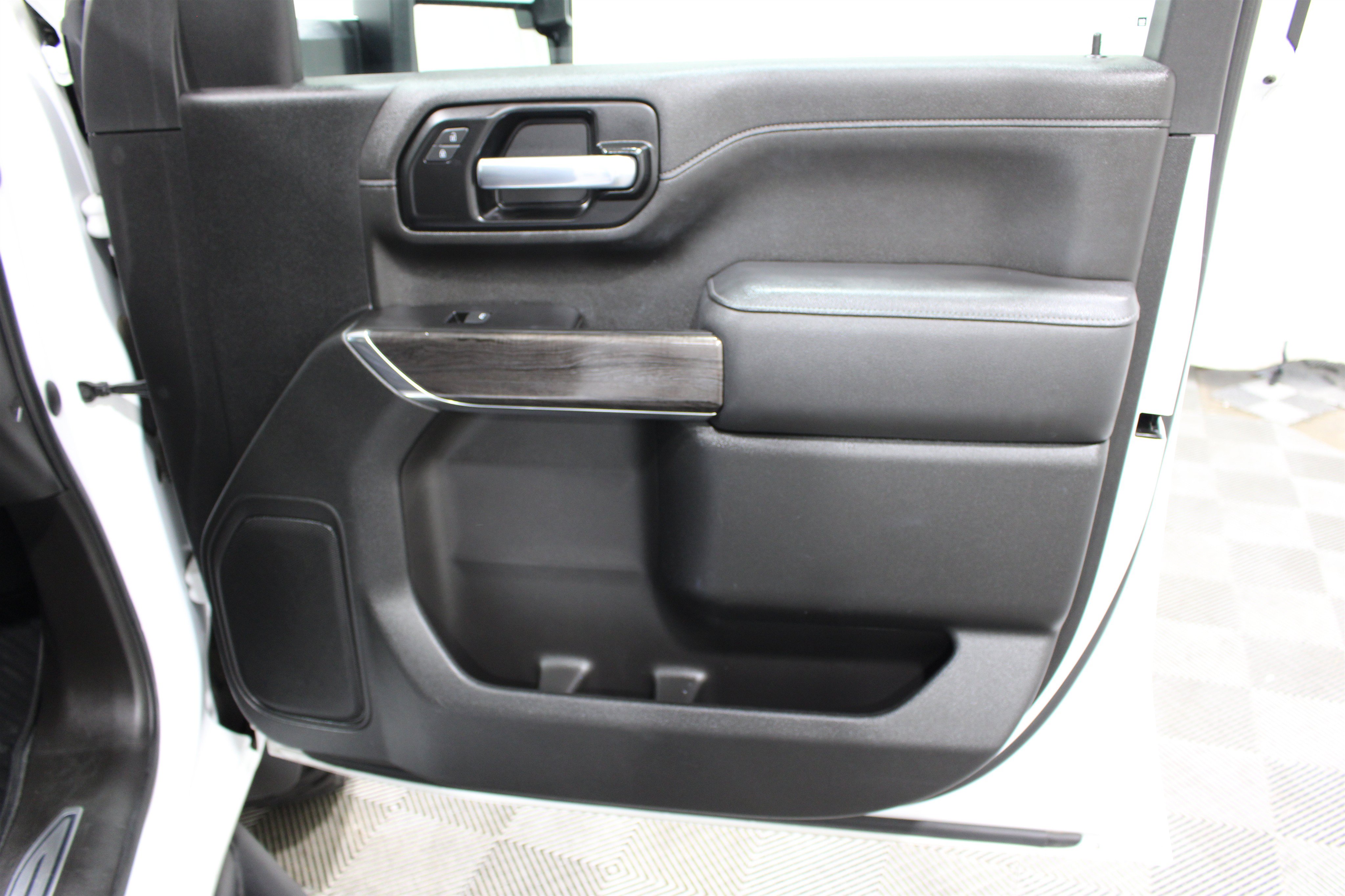 Used 2021 Chevrolet Silverado 2500 LTZ w/ LTZ Plus Package AWD/4WD image 24