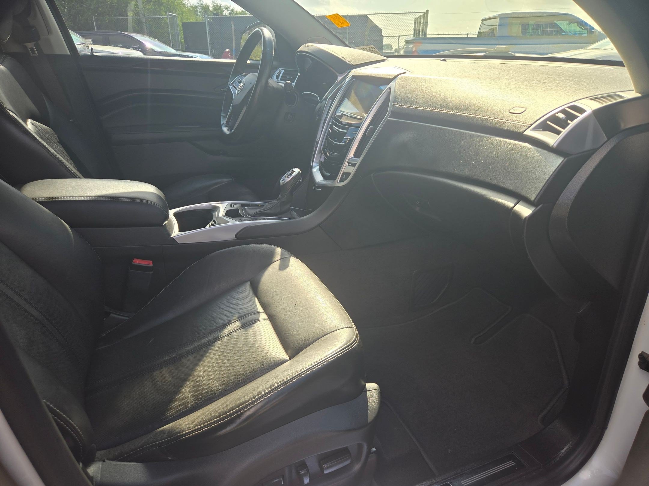 Used 2015 Cadillac SRX Luxury w/ Driver Awareness Package FWD image 23