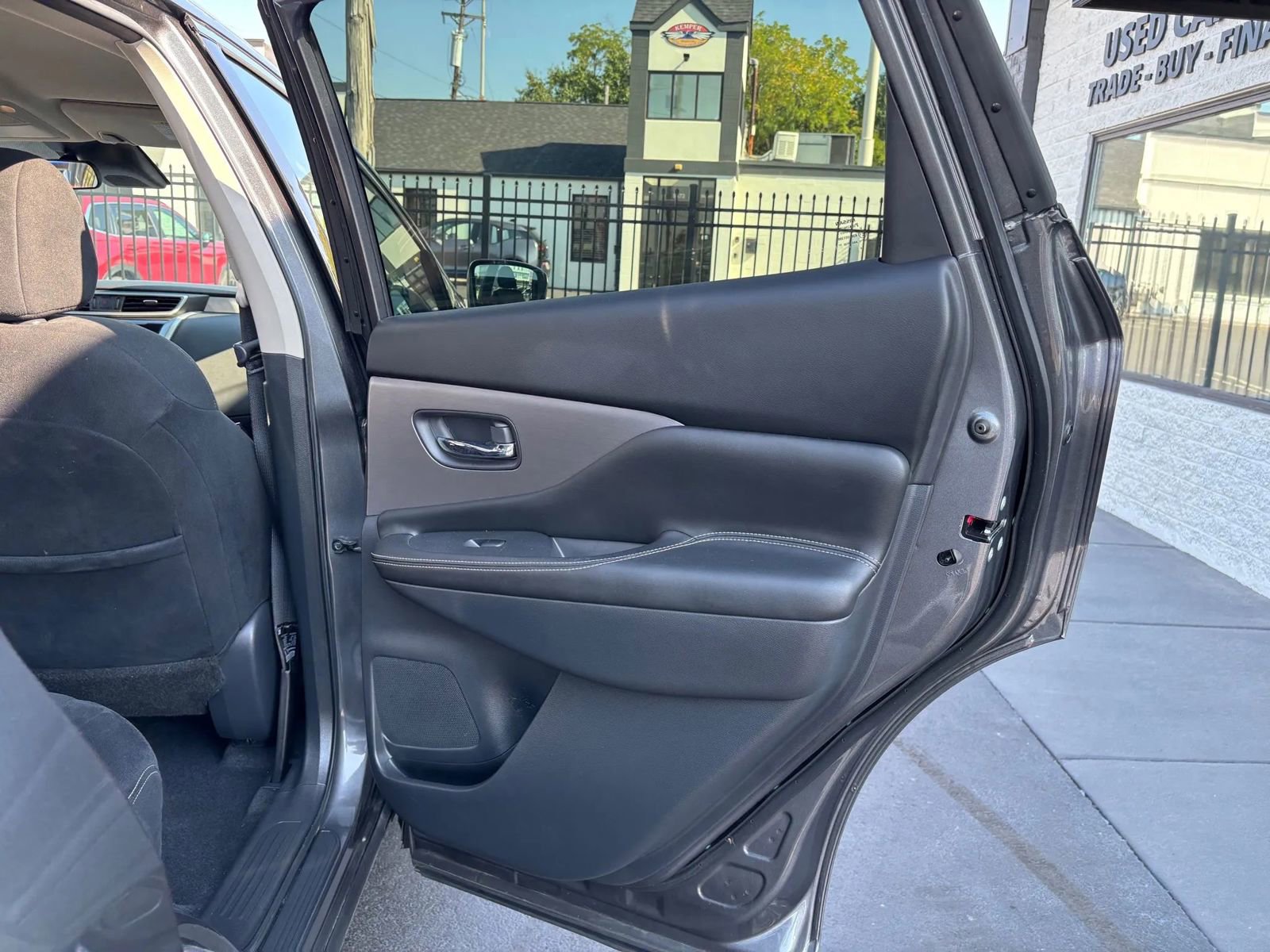 Used 2022 Nissan Murano S image 22