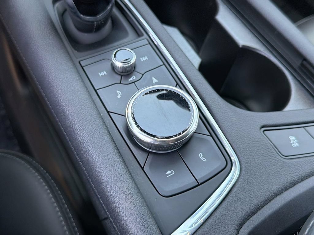 Certified 2023 Cadillac XT5 Premium Luxury FWD image 17