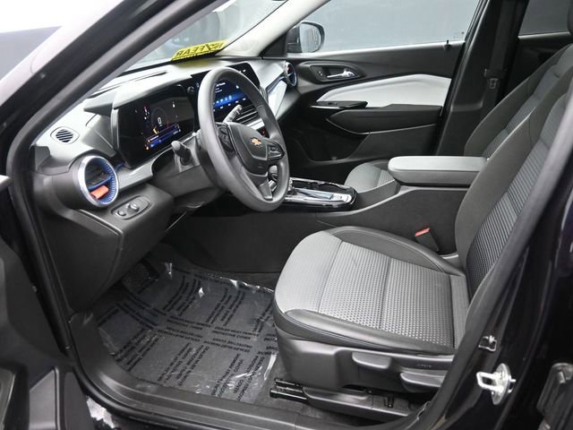 Used 2025 Chevrolet Trax LT image 16