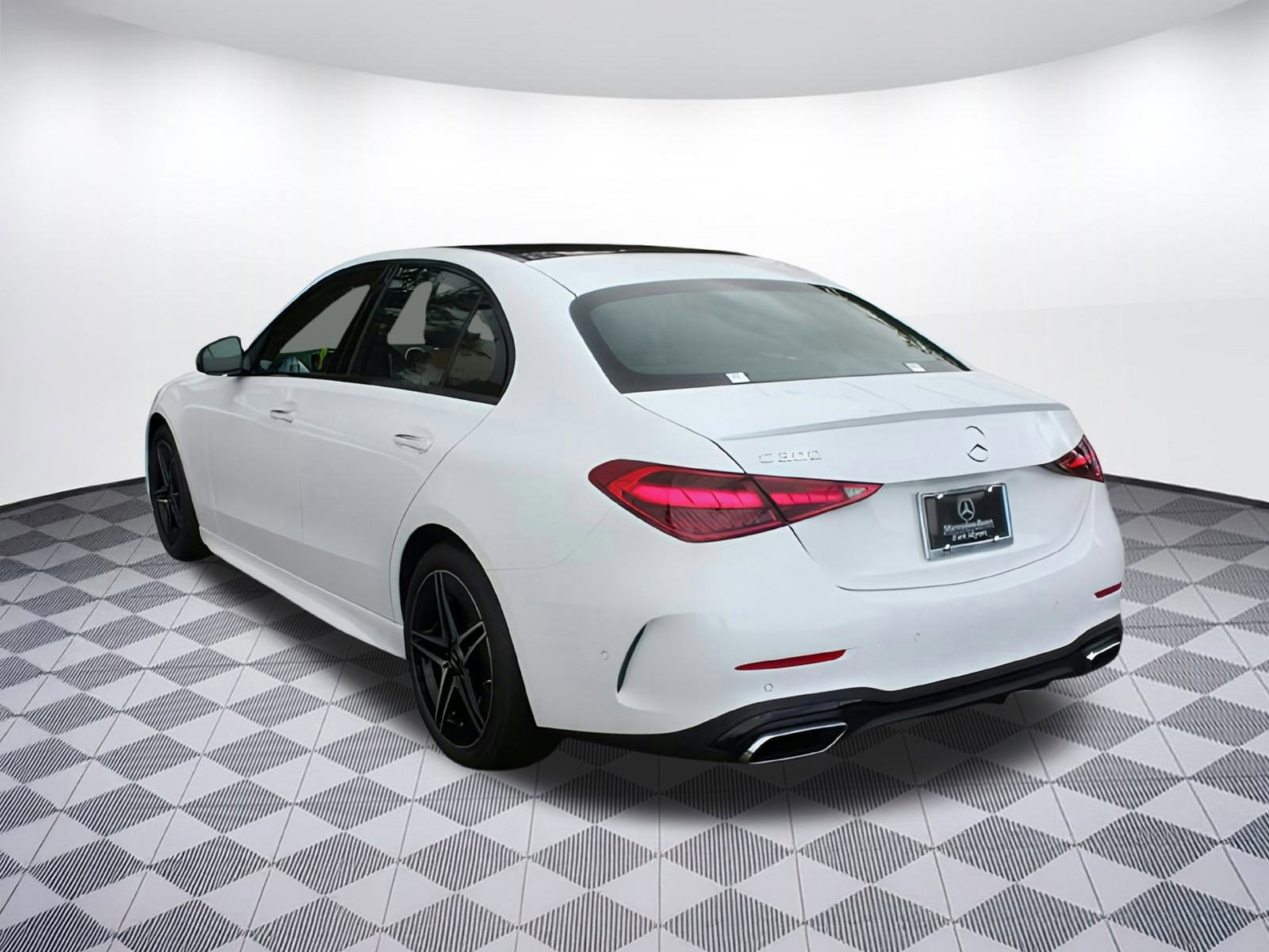 Used 2024 Mercedes-Benz C 300 Sedan image 3