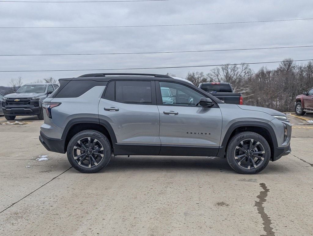 New 2026 Chevrolet Equinox RS w/ LPO, Floor Liner Package image 6
