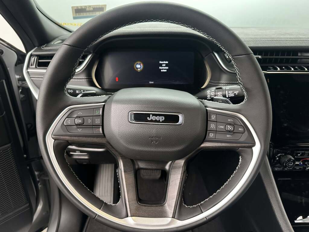 New 2025 Jeep Grand Cherokee Limited image 24