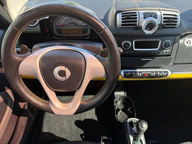 Used 2013 smart fortwo passion RWD image 3