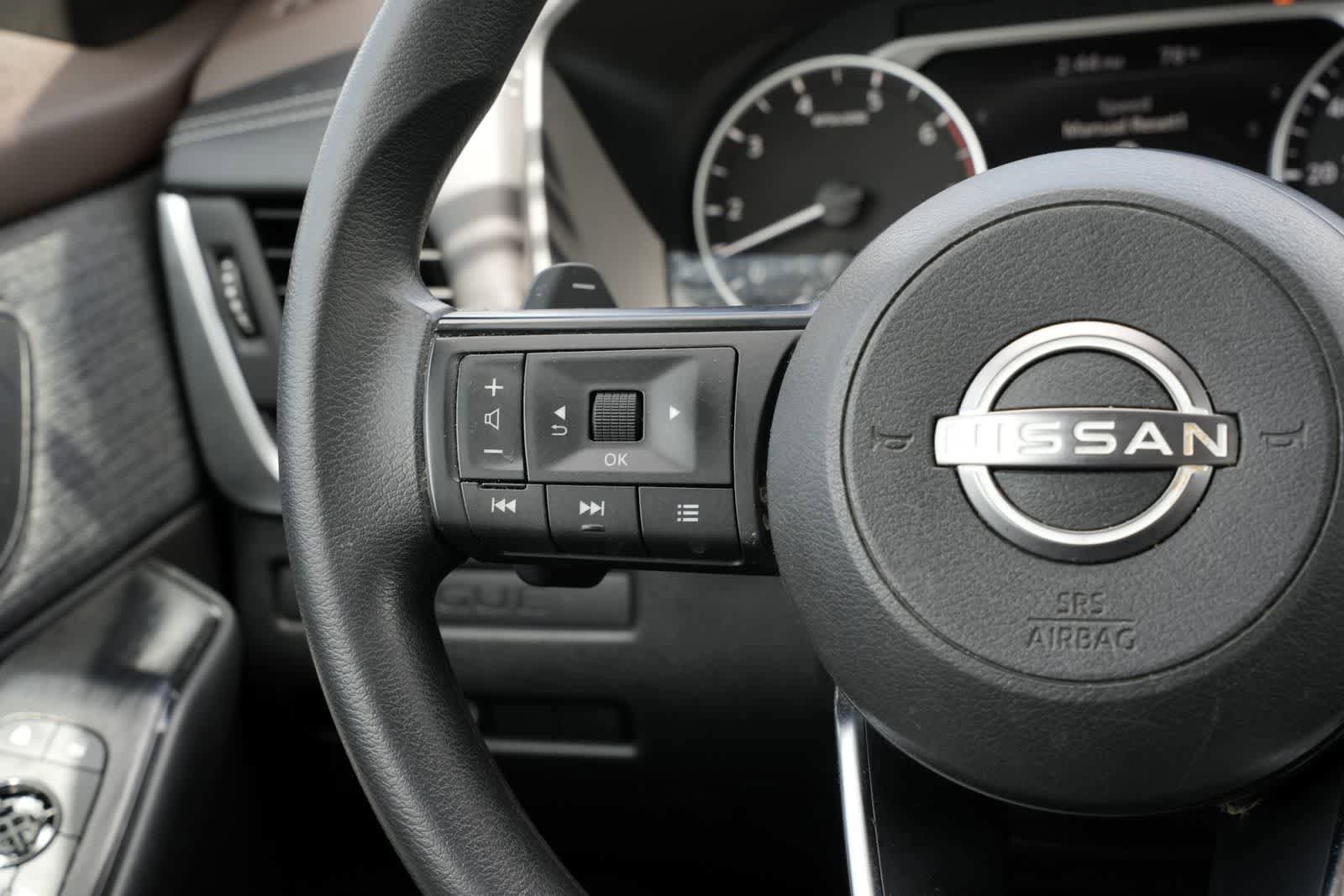 Used 2023 Nissan Rogue S FWD image 10
