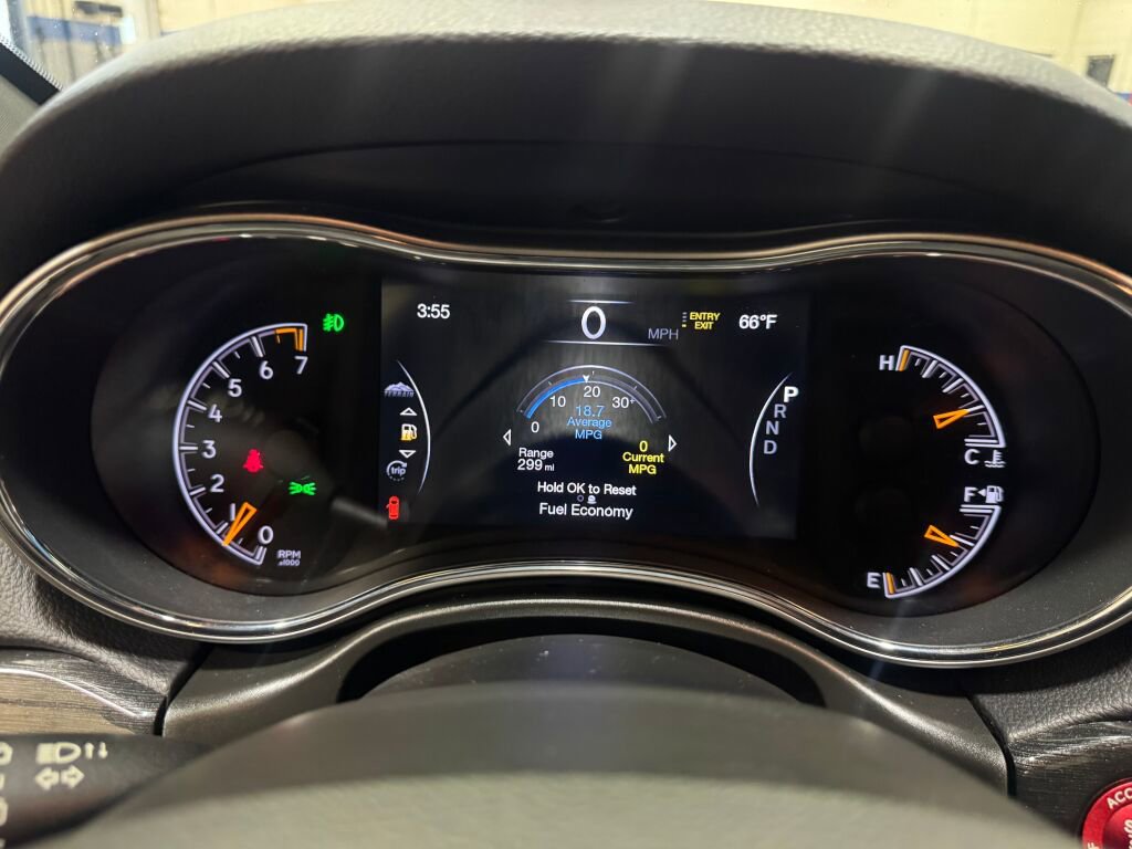 Used 2021 Jeep Grand Cherokee Trailhawk w/ Trailhawk Luxury Group image 13