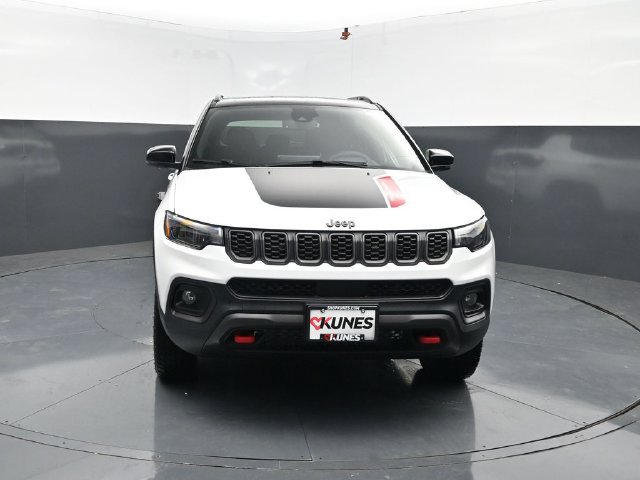 New 2026 Jeep Compass Trailhawk w/ Sun, Sound & Navigation Group AWD/4WD image 2