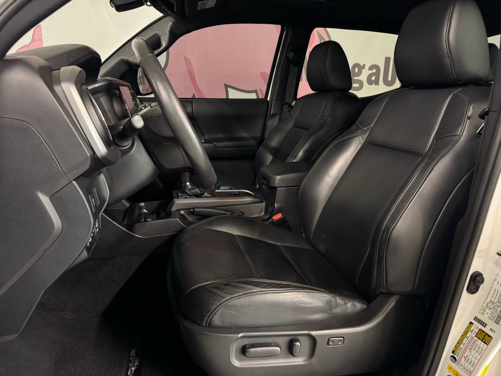 Used 2020 Toyota Tacoma TRD Sport w/ TRD Premium Sport Package image 18