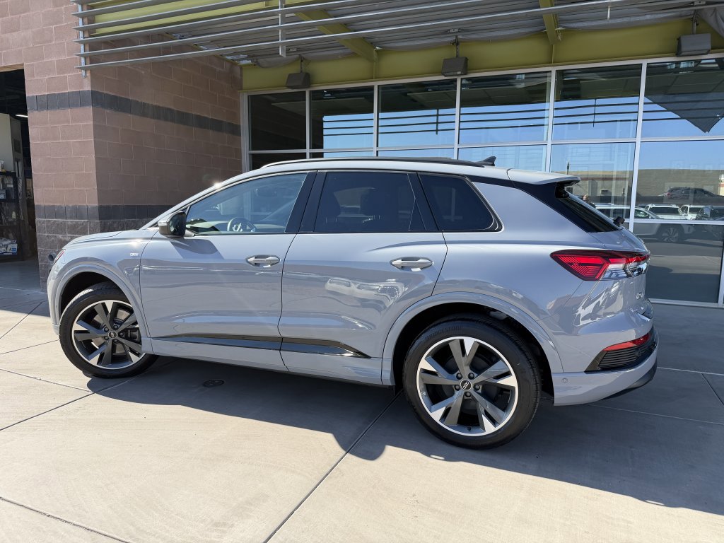 Used 2023 Audi Q4 e-tron Prestige w/ Black Optic Package image 5