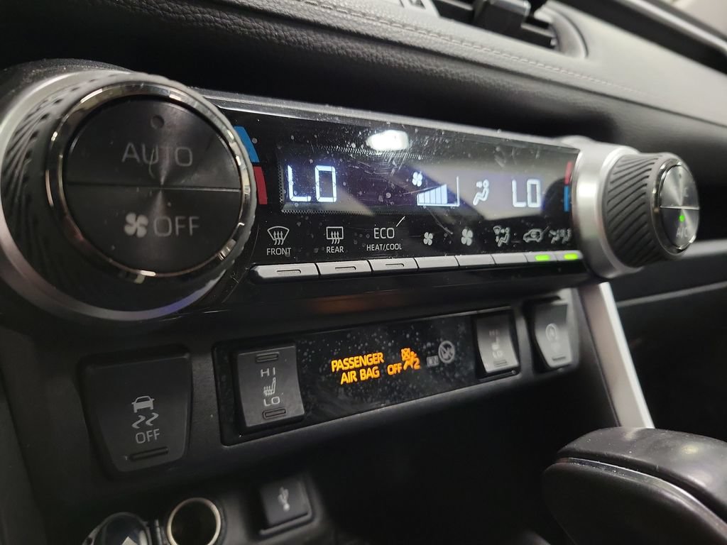 Used 2022 Toyota RAV4 XLE Premium AWD/4WD image 20