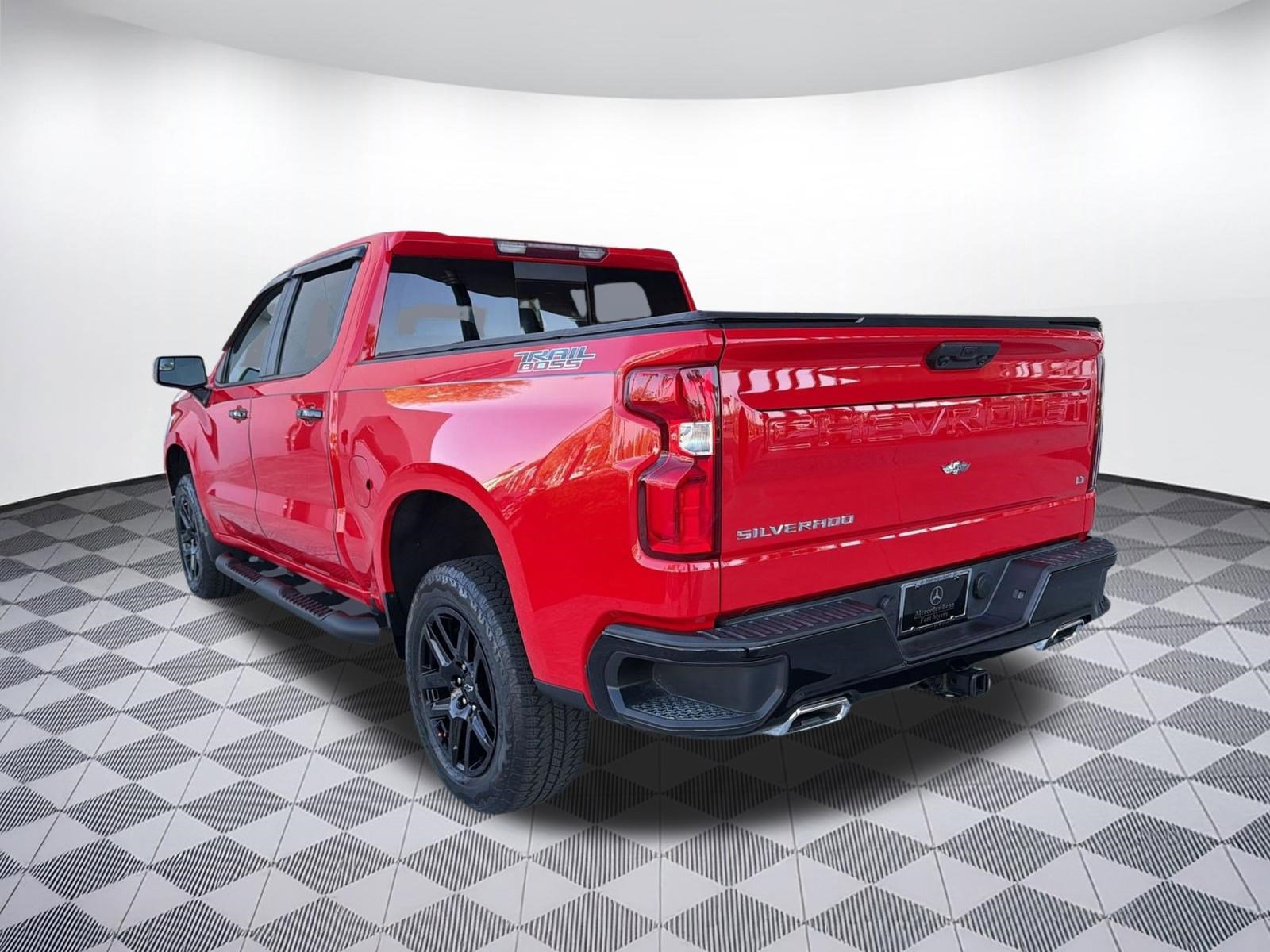 Used 2023 Chevrolet Silverado 1500 LT Trail Boss AWD/4WD image 3
