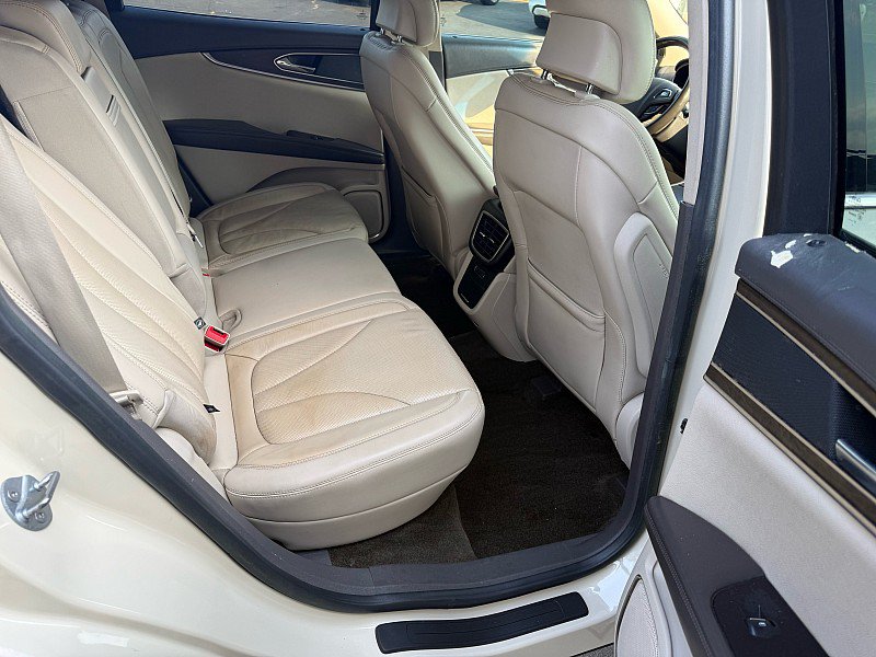 Used 2018 Lincoln MKX Reserve w/ Lincoln MKX Climate Package AWD/4WD image 17
