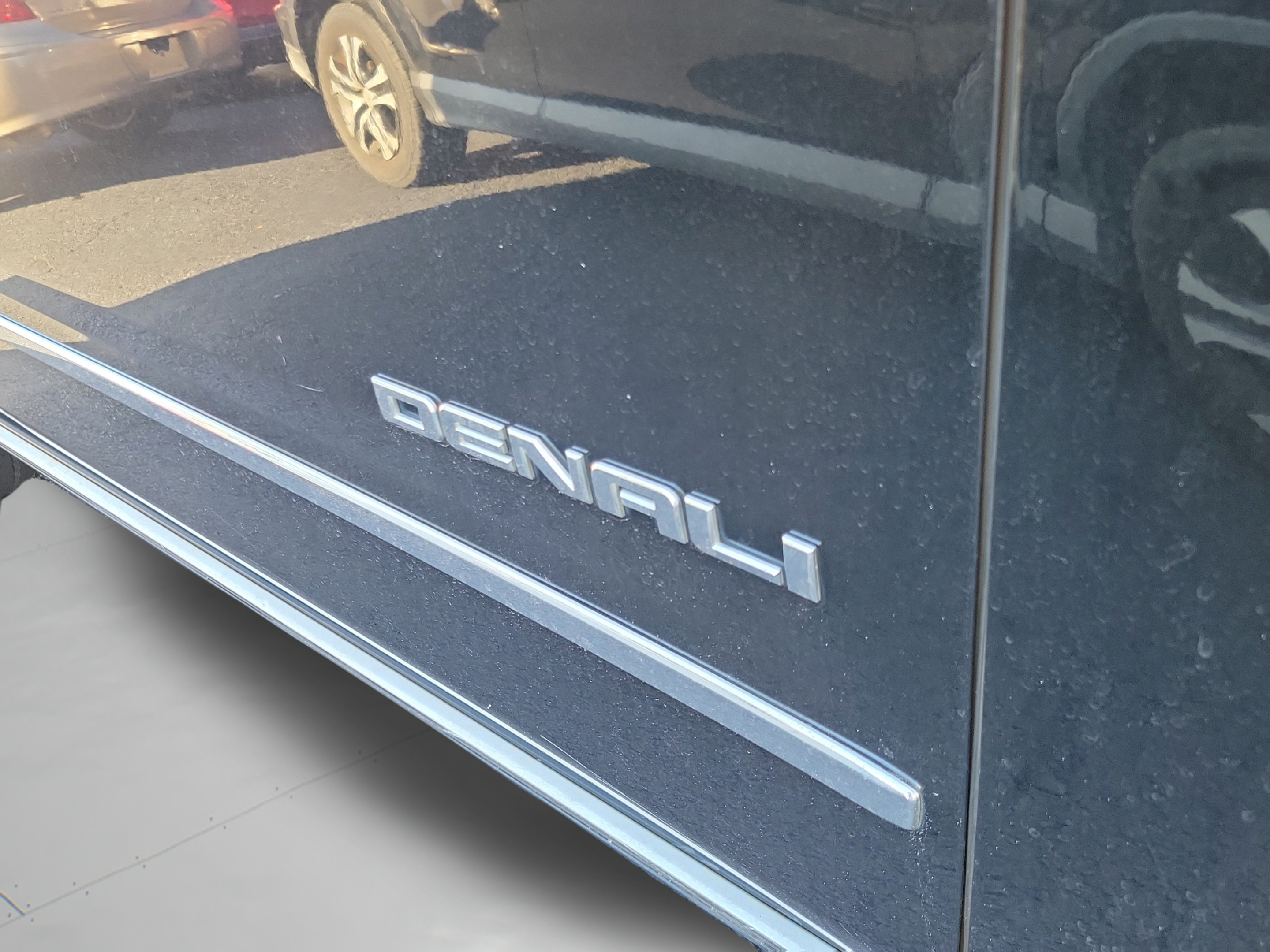 Used 2018 GMC Yukon Denali w/ Denali Ultimate Package AWD/4WD image 16