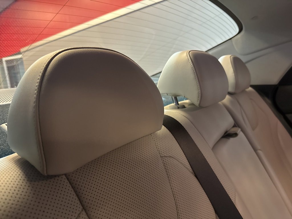 Used 2021 Hyundai Elantra Limited image 54