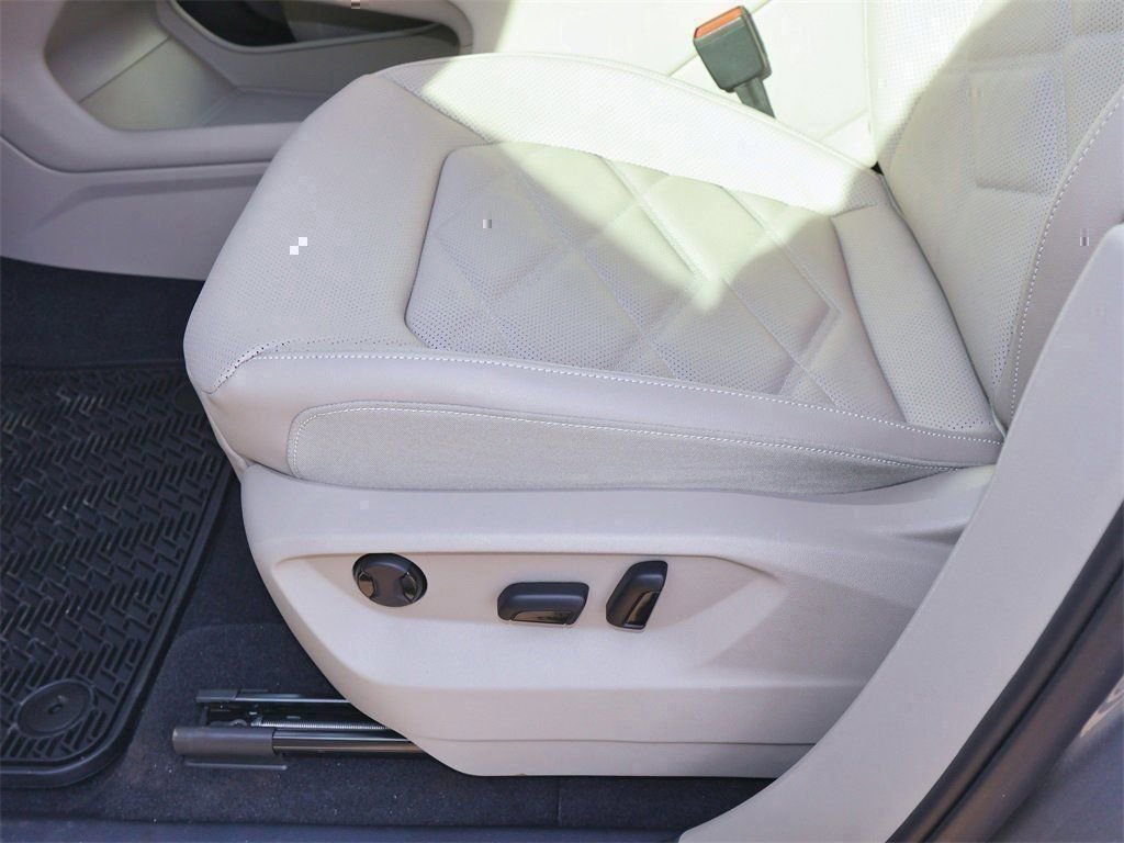 New 2026 Volkswagen Atlas SE image 13