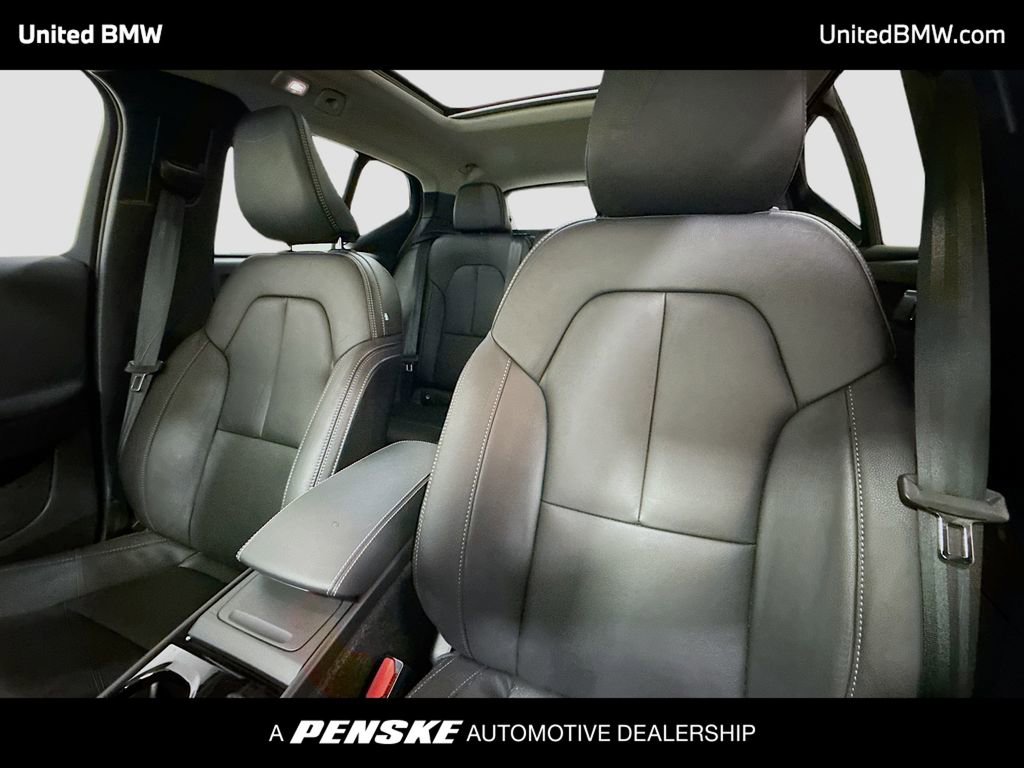 Used 2026 Volvo XC40 B5 Ultra w/ Climate Package image 5