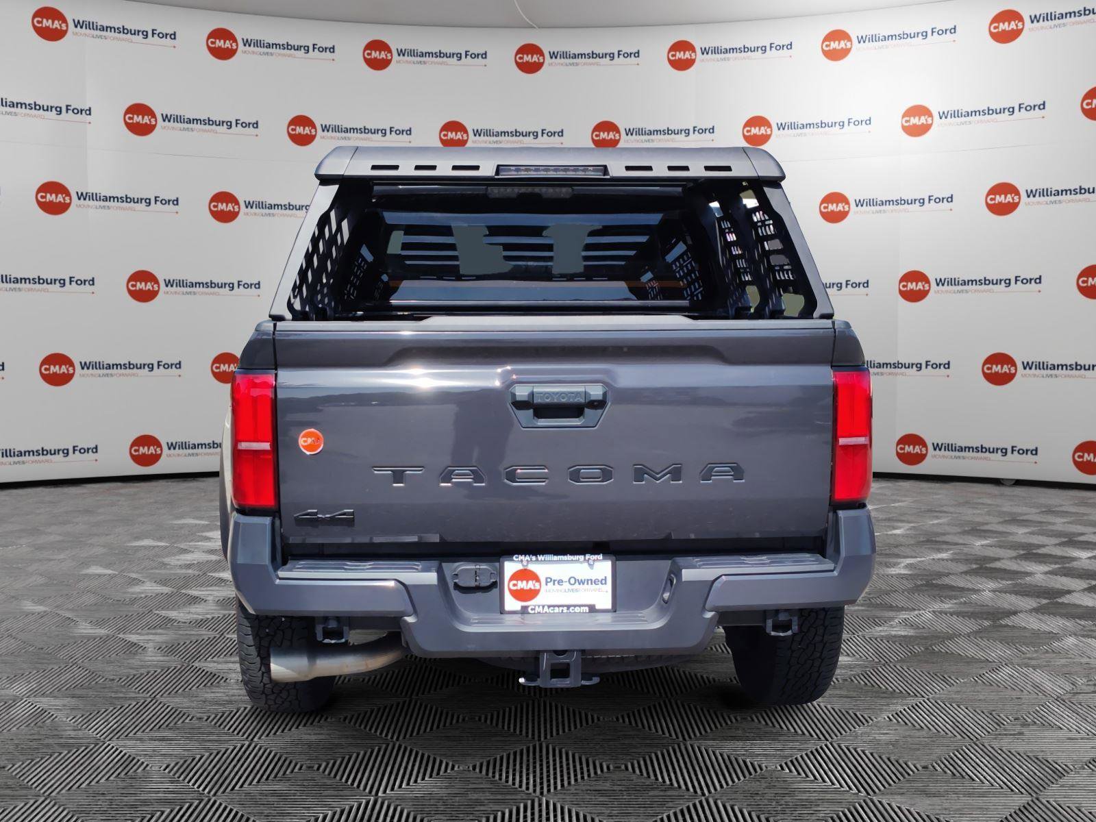 Used 2024 Toyota Tacoma TRD Off-Road image 4