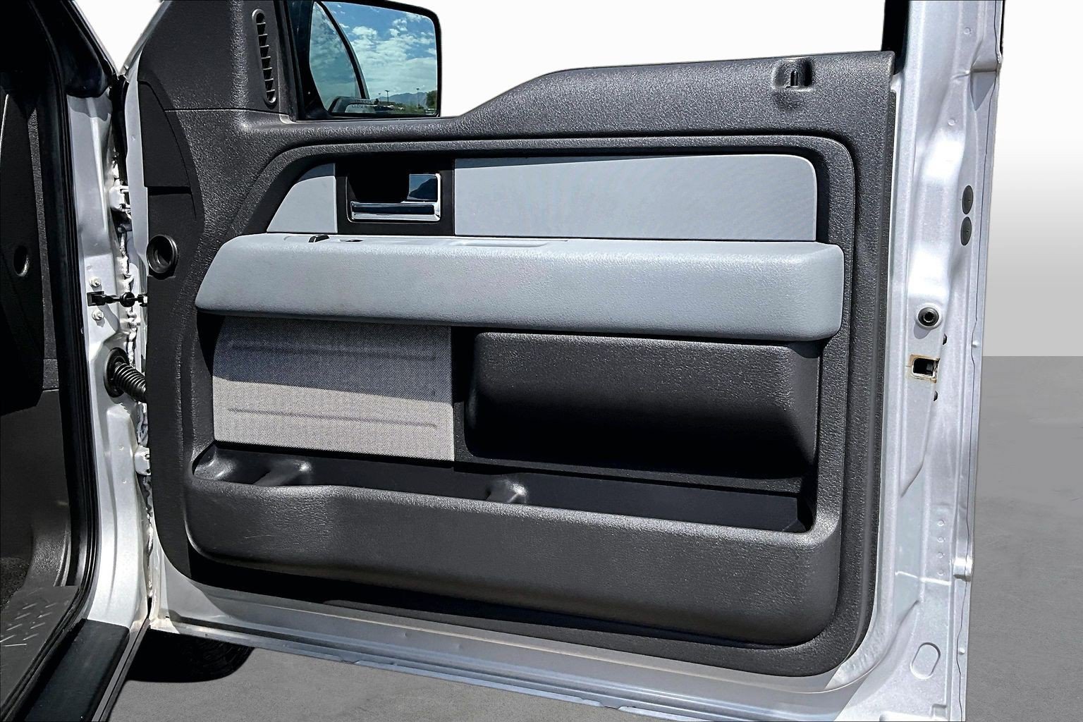 Used 2013 Ford F150 XLT w/ Mid Equipment Group RWD image 18