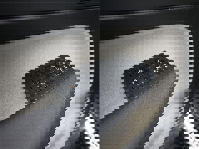 New 2025 Volvo XC40 B5 Plus w/ Protection Package Premier image 19