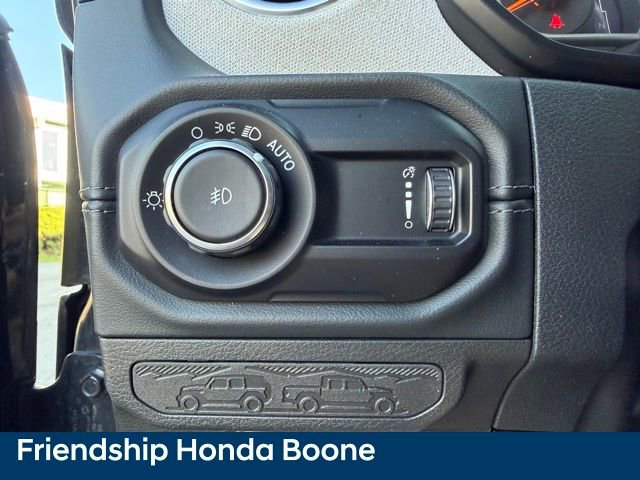 Used 2024 Jeep Wrangler Sahara image 31