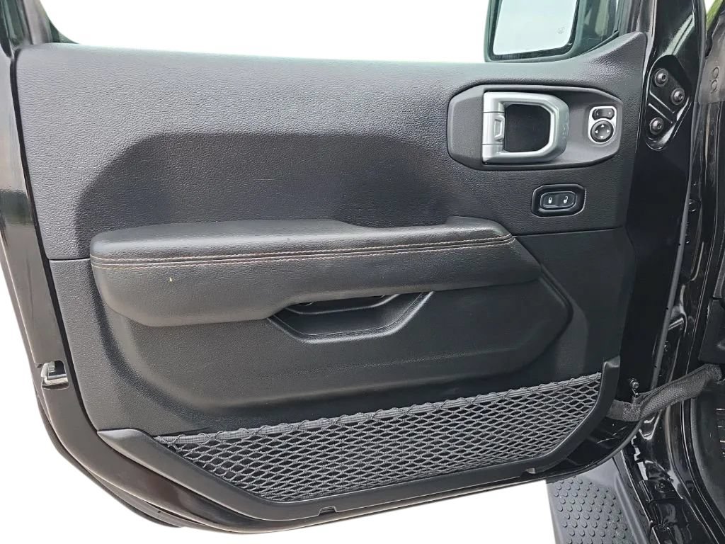 Used 2021 Jeep Wrangler Unlimited Sahara AWD/4WD image 11