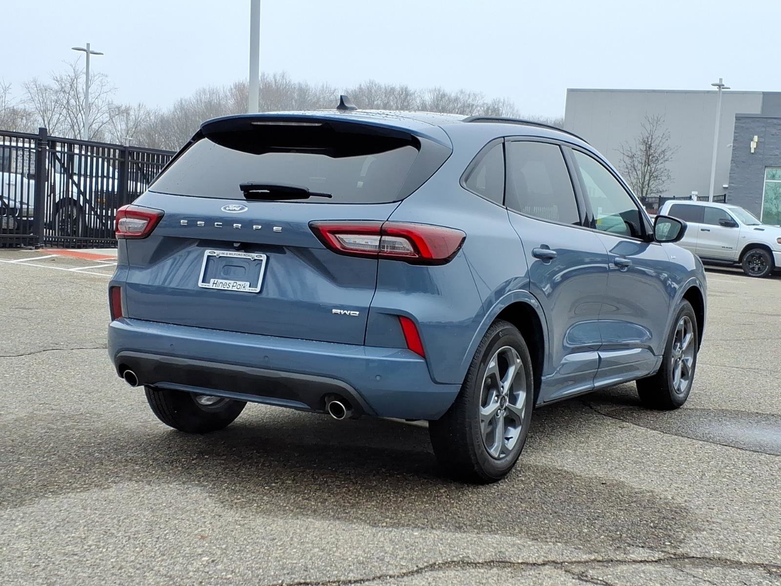 Used 2024 Ford Escape ST-Line w/ Tech Pack #1 AWD/4WD image 7