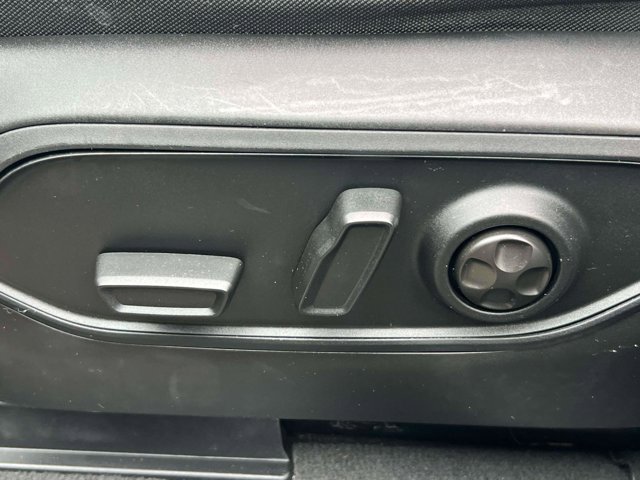 Certified 2023 Jeep Grand Cherokee Laredo w/ Luxury Tech Group I AWD/4WD image 18