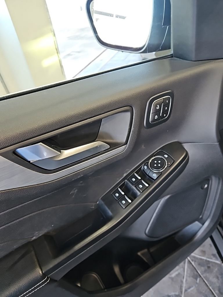 Used 2025 Ford Escape Platinum image 27