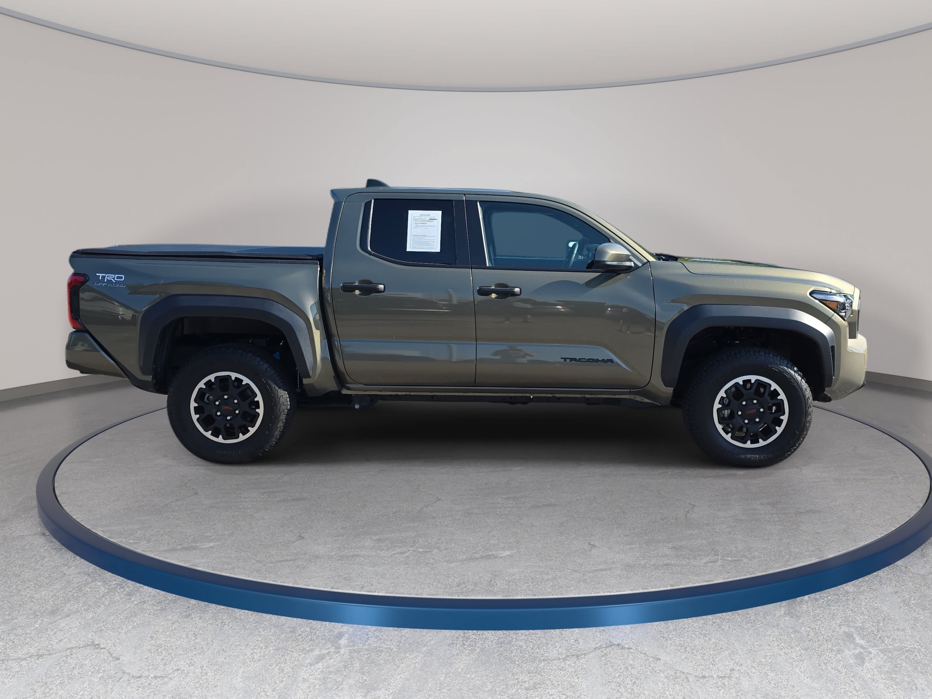 Used 2025 Toyota Tacoma TRD Off-Road AWD/4WD image 4