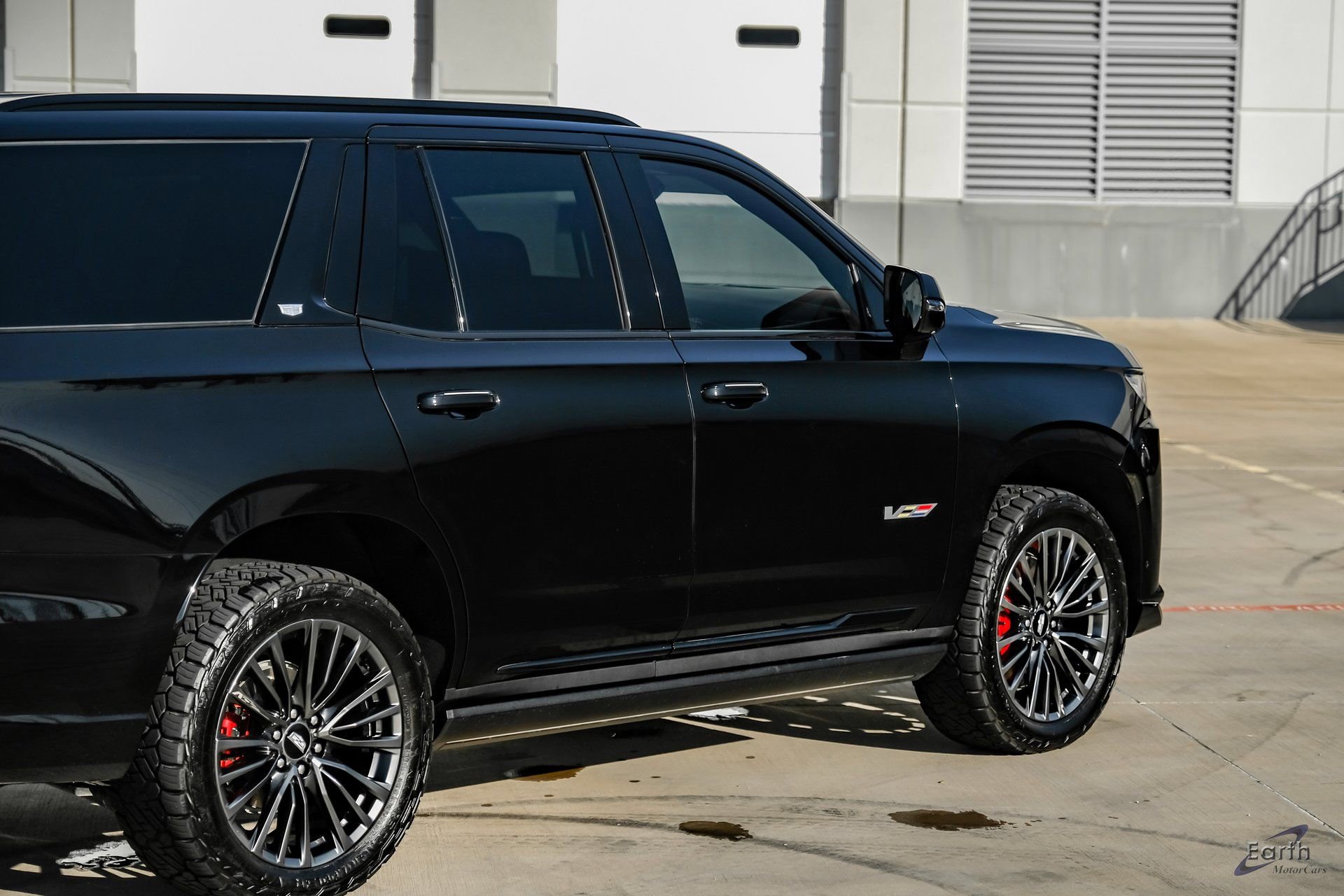 Used 2023 Cadillac Escalade V AWD/4WD image 17