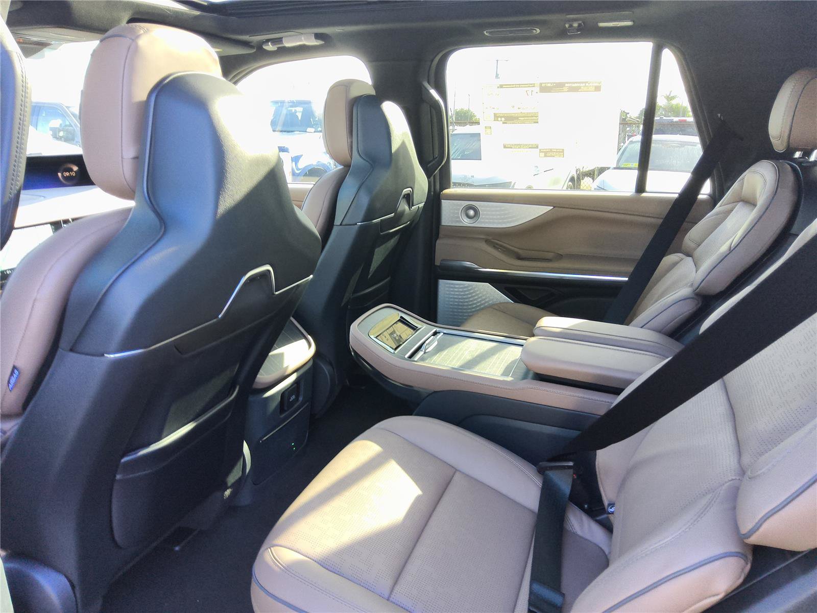 New 2027 Lincoln Navigator Black Label AWD/4WD image 19