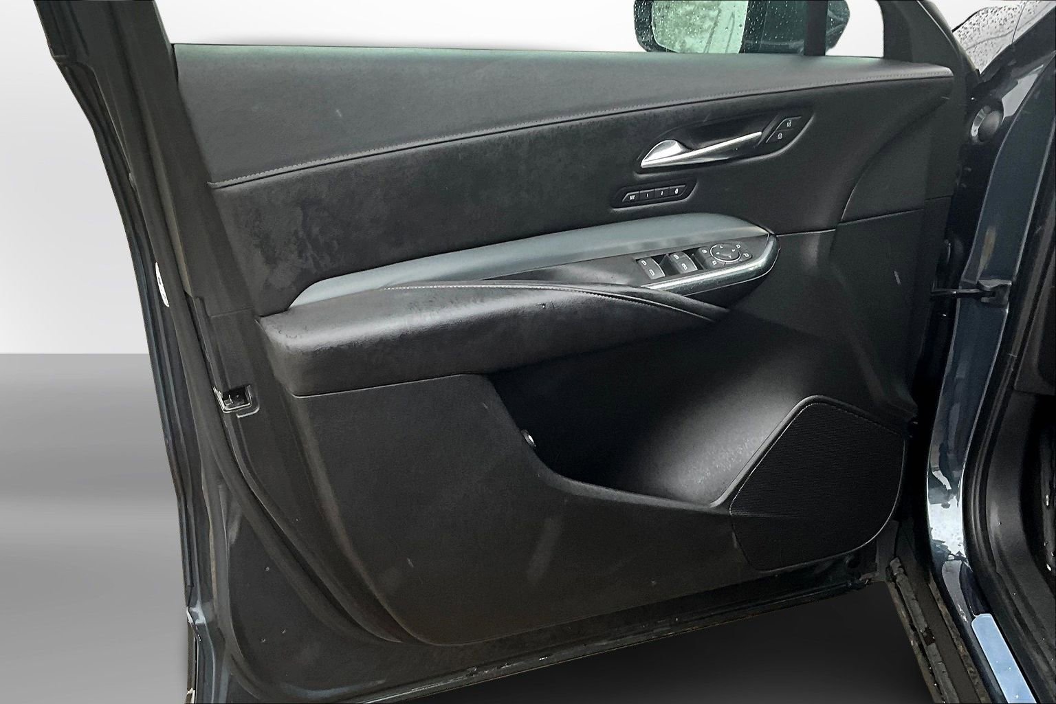 Used 2021 Cadillac XT4 Premium Luxury image 25