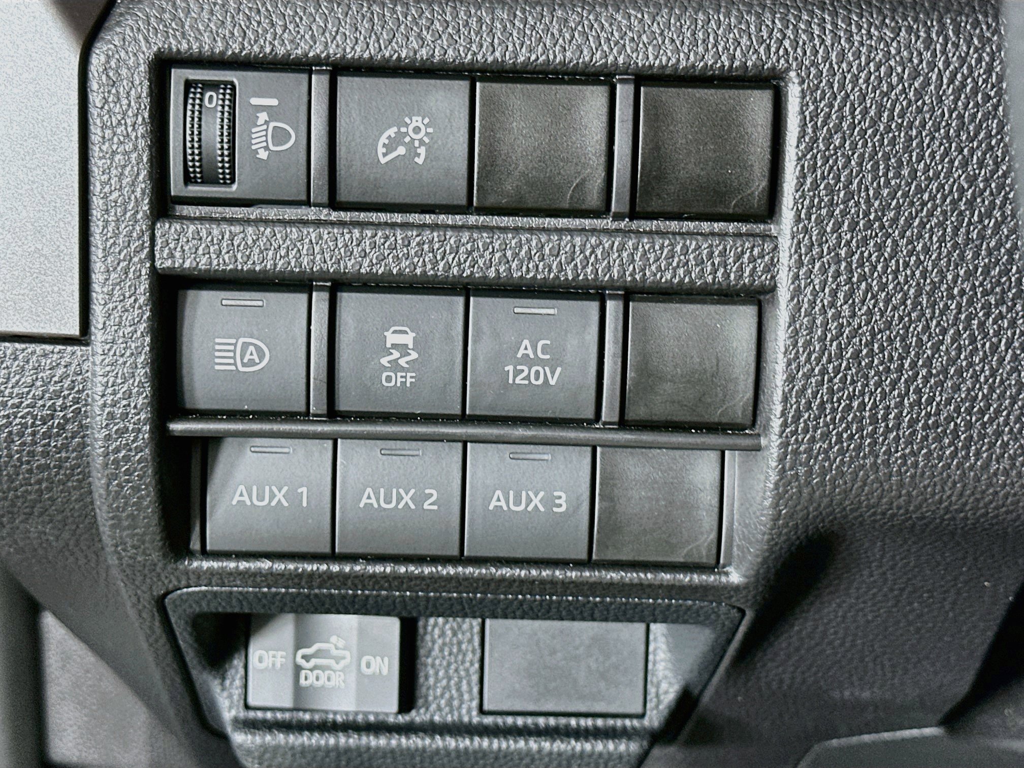Used 2024 Toyota Tacoma TRD Off-Road w/ TRD Off Road Upgrade Package AWD/4WD image 17