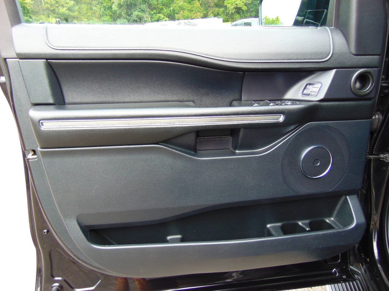Used 2019 Ford Expedition Max XLT w/ Equipment Group 202A AWD/4WD image 51