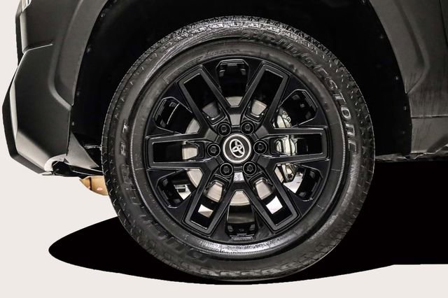 Used 2025 Toyota Tundra Limited image 34
