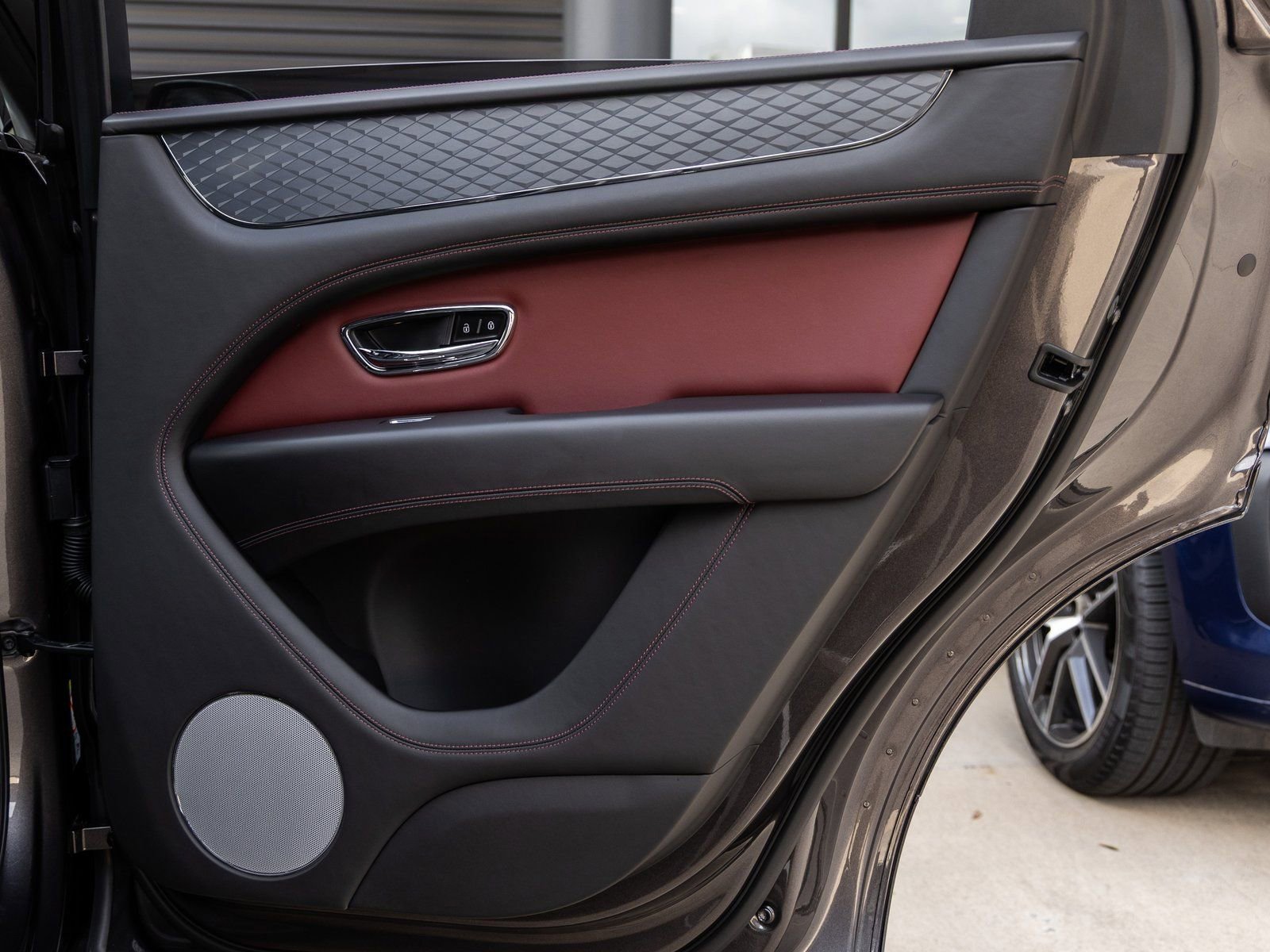 Used 2022 Bentley Bentayga image 43