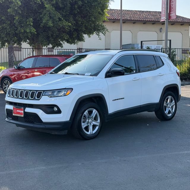 Used 2024 Jeep Compass Latitude AWD/4WD image 3