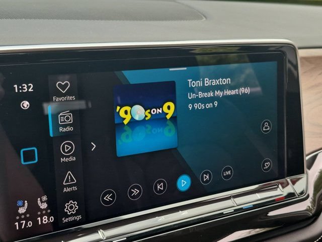 Used 2025 Volkswagen Atlas SE FWD image 18