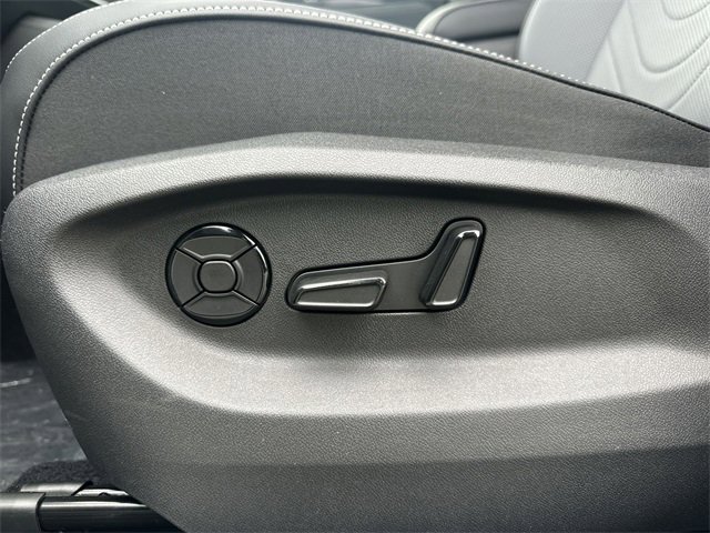 New 2026 Volkswagen Tiguan SE image 13