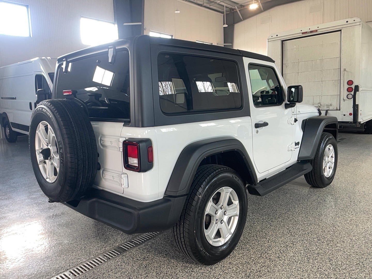 Used 2022 Jeep Wrangler Sport image 17