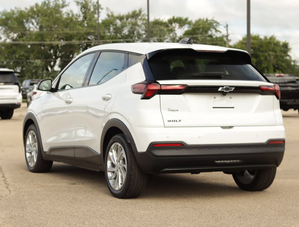Used 2027 Chevrolet Bolt LT w/ Comfort Package FWD image 5