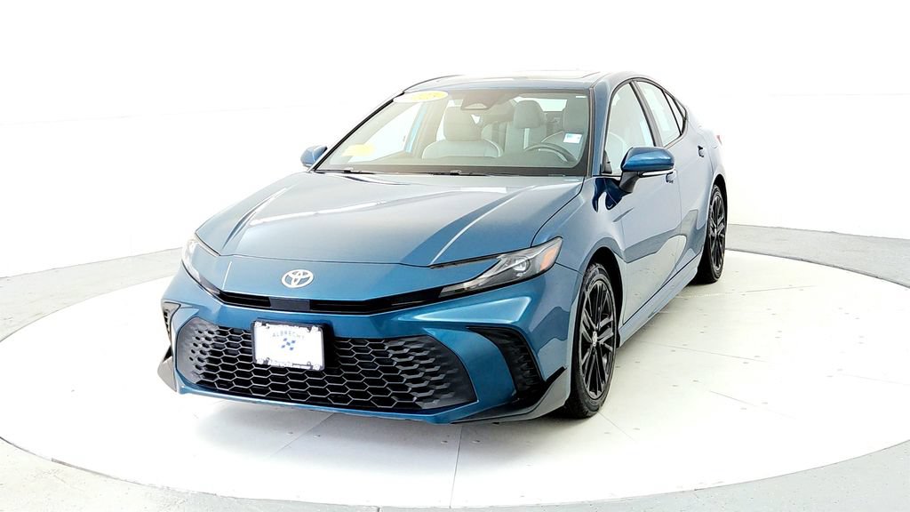 Used 2025 Toyota Camry SE w/ Convenience Package AWD/4WD image 2