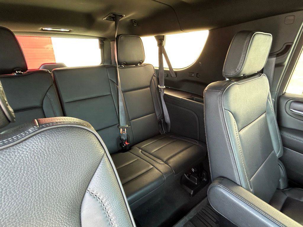 Used 2023 GMC Yukon XL Denali image 18