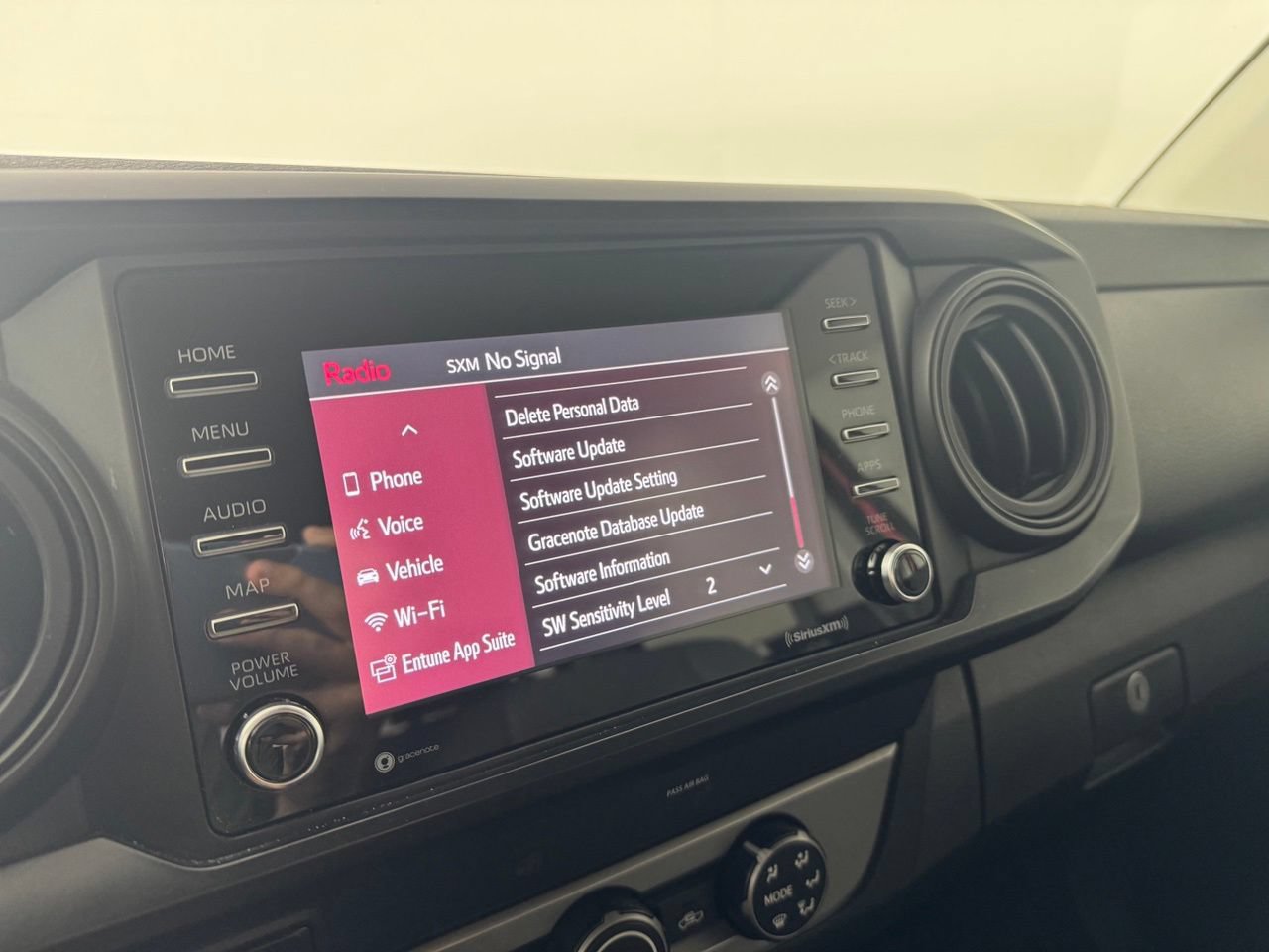 Used 2020 Toyota Tacoma SR w/ SR Convenience Package RWD image 23