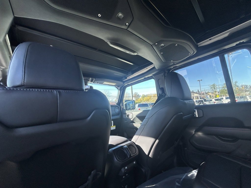 New 2026 Jeep Wrangler Unlimited Rubicon w/ Safety Group image 26
