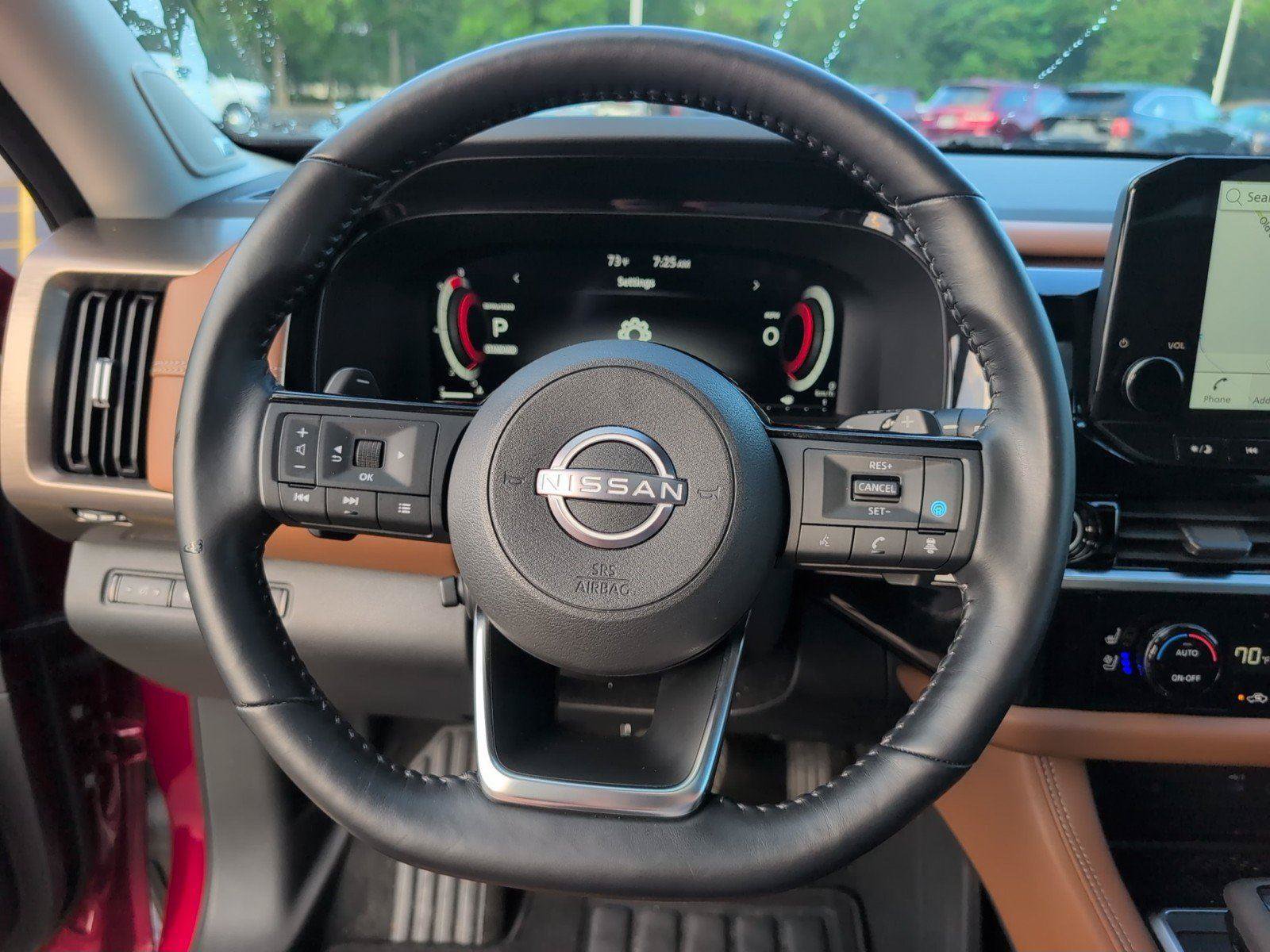 Used 2023 Nissan Pathfinder Platinum FWD image 29