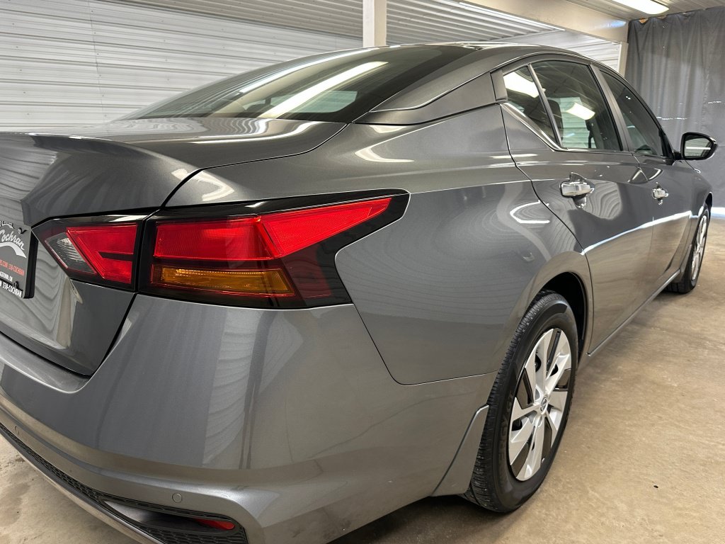 Used 2024 Nissan Altima 2.5 S FWD image 21