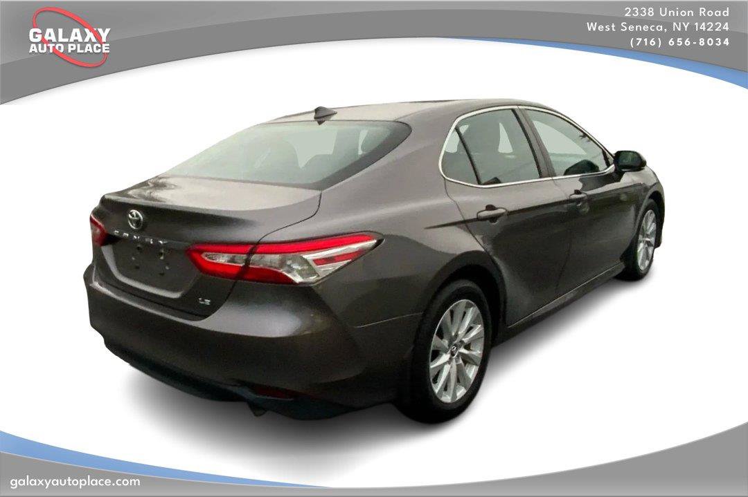 Used 2020 Toyota Camry LE FWD image 5