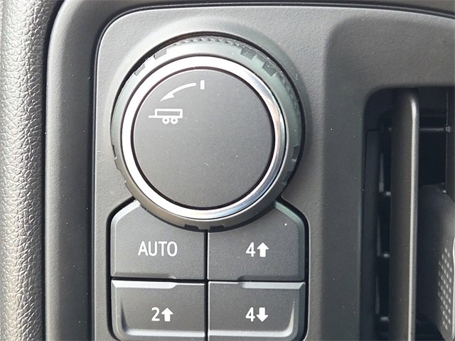 Used 2025 Chevrolet Silverado 1500 Custom Trail Boss w/ LPO, Dark Essentials Package image 27